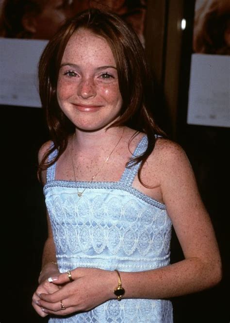 lindsay lohan naked|Lindsay Lohan posts completely nude snap from throwback Playboy。